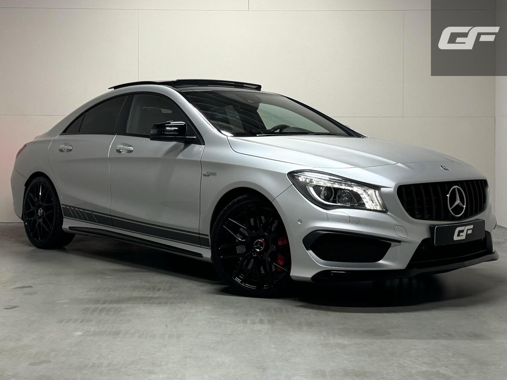 Mercedes CLA-klasse AMG 45 4MATIC Pano Recaro H/K Camera NAP, Auto's, Automaat, Gebruikt, Euro 6, 4 cilinders