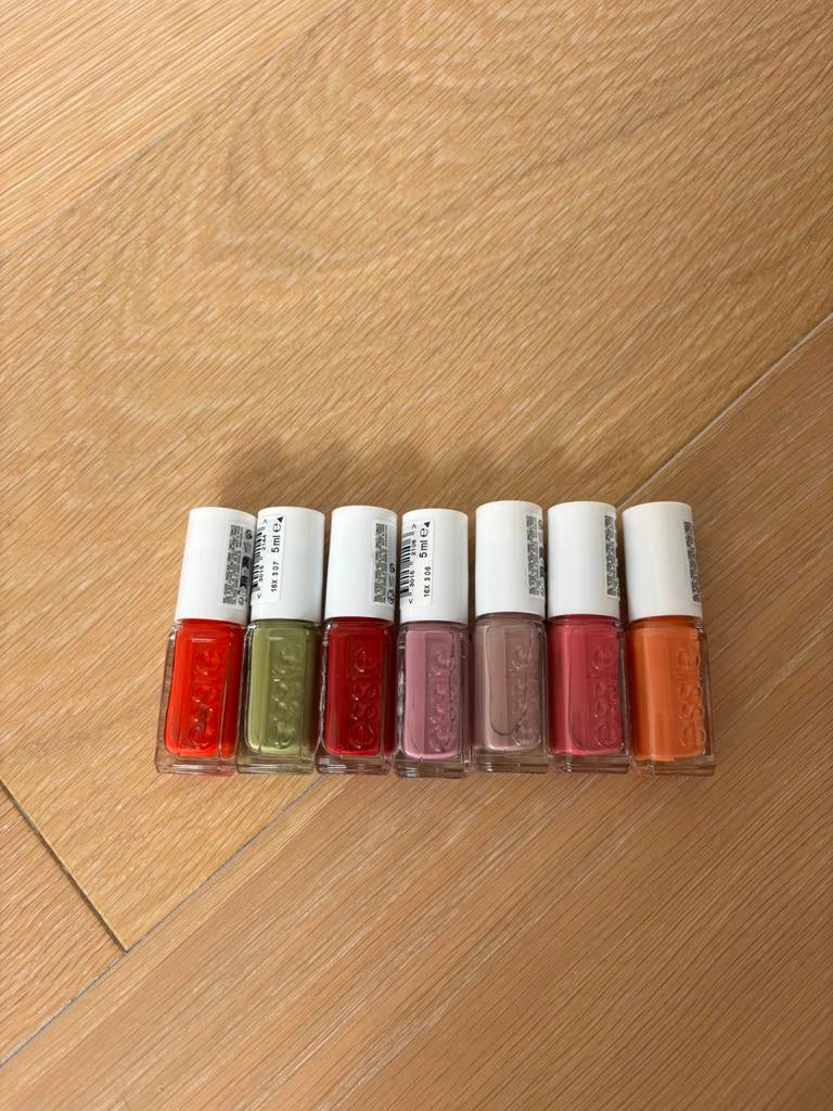 Essie nagellak, Verzenden, Zo goed als nieuw, Handen en Nagels