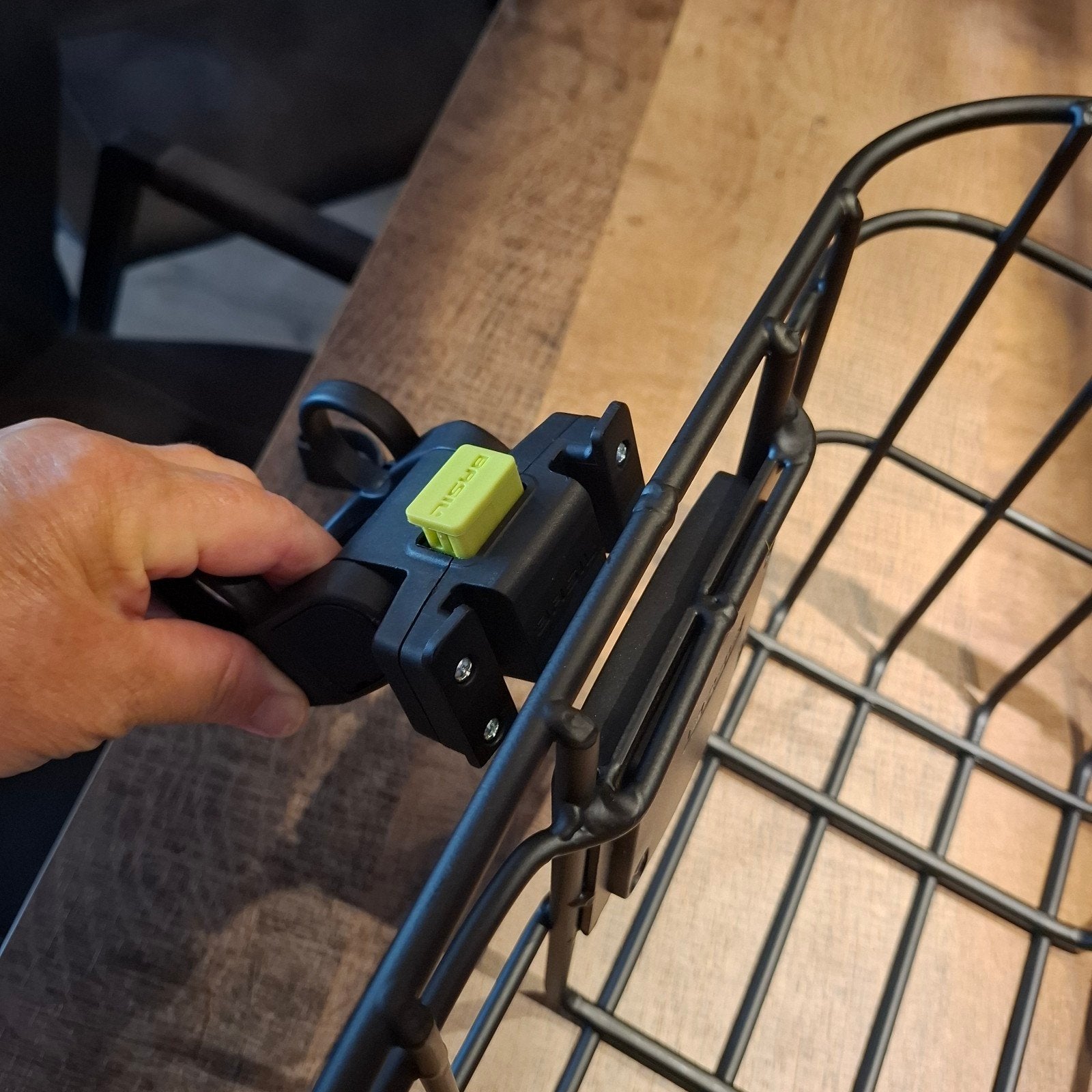 Te koop fiets mandje. Nooit gebruikt. Kleur is zwart., Ophalen, Nieuw
