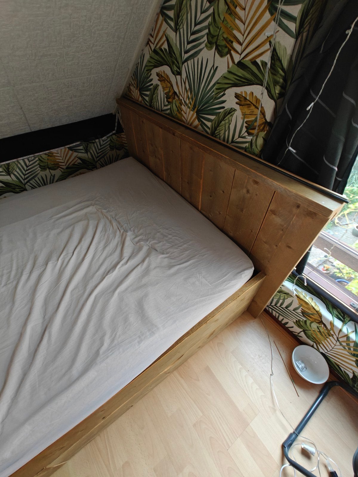 Steigerhouten bed 200x120 cm met opberg lades, Huis en Inrichting, Slaapkamer | Bedden, Ophalen, Zo goed als nieuw, Twijfelaar