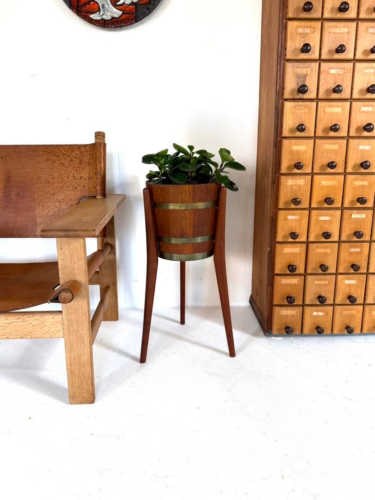 Vintage teak & messing plantenbak, Jydsk Bødker ‘60, Minder dan 60 cm, Rond, Ophalen of Verzenden, Zo goed als nieuw
