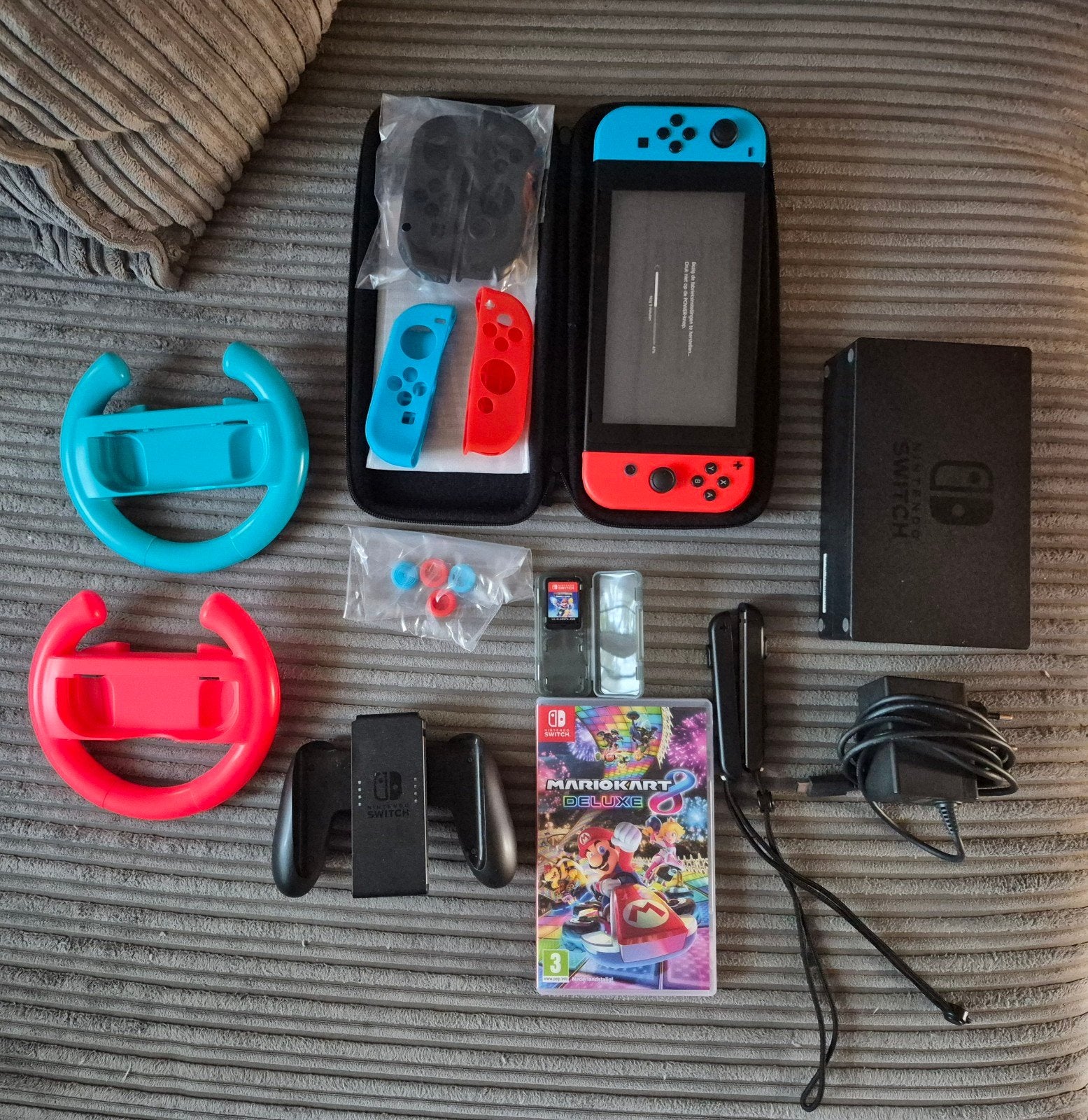 Nintendo Switch met Mario Kart 8 Deluxe en Mario + Rabbids, Spelcomputers en Games, Spelcomputers | Nintendo Switch, Ophalen, Met games