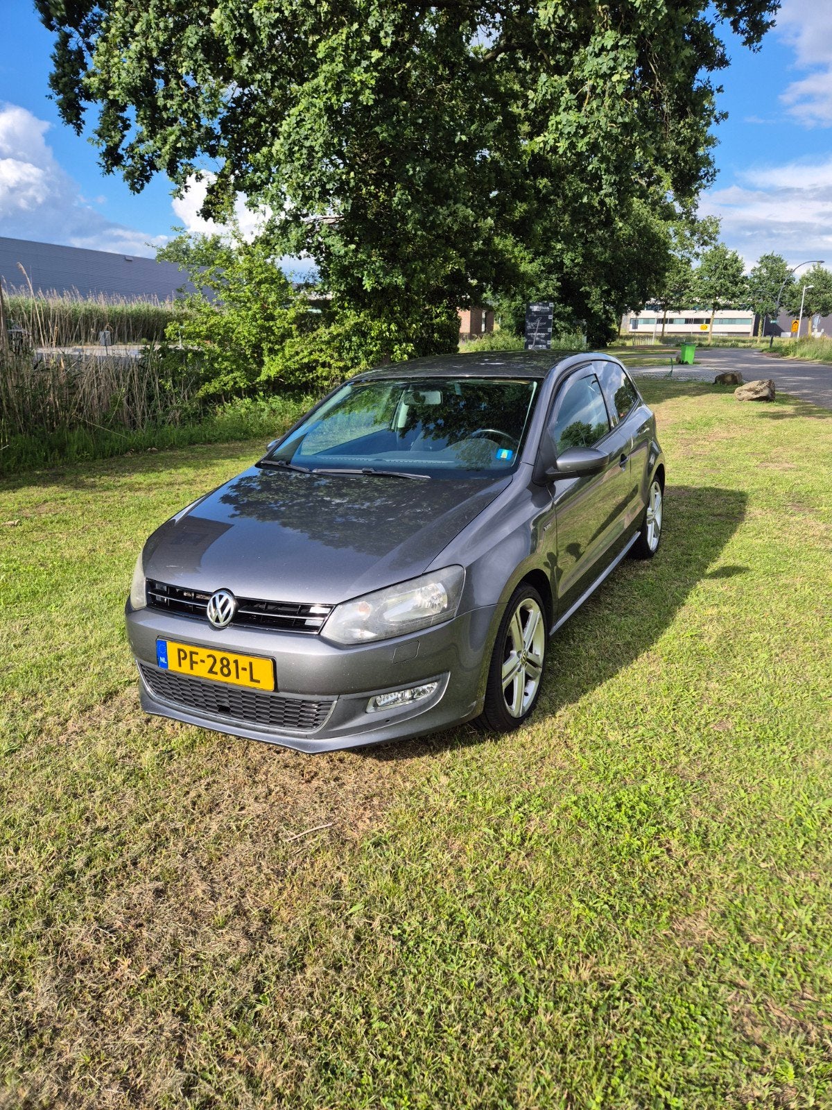 Volkswagen Polo 1.6 TDI 55KW 2010 Grijs. APK TOT 24/02/2027, Auto's, Volkswagen, Voorwielaandrijving, Stof, 74 pk, 1057 kg