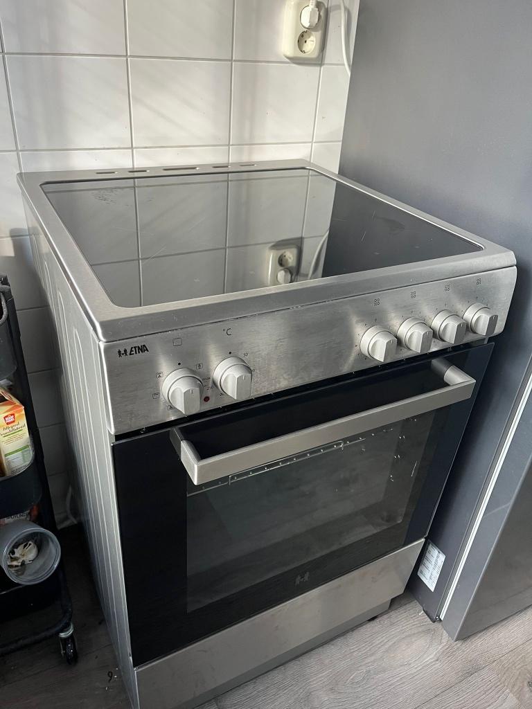 Elektrisch fornuis met oven grijs, Ophalen, Gebruikt, 4 kookzones, 85 tot 90 cm