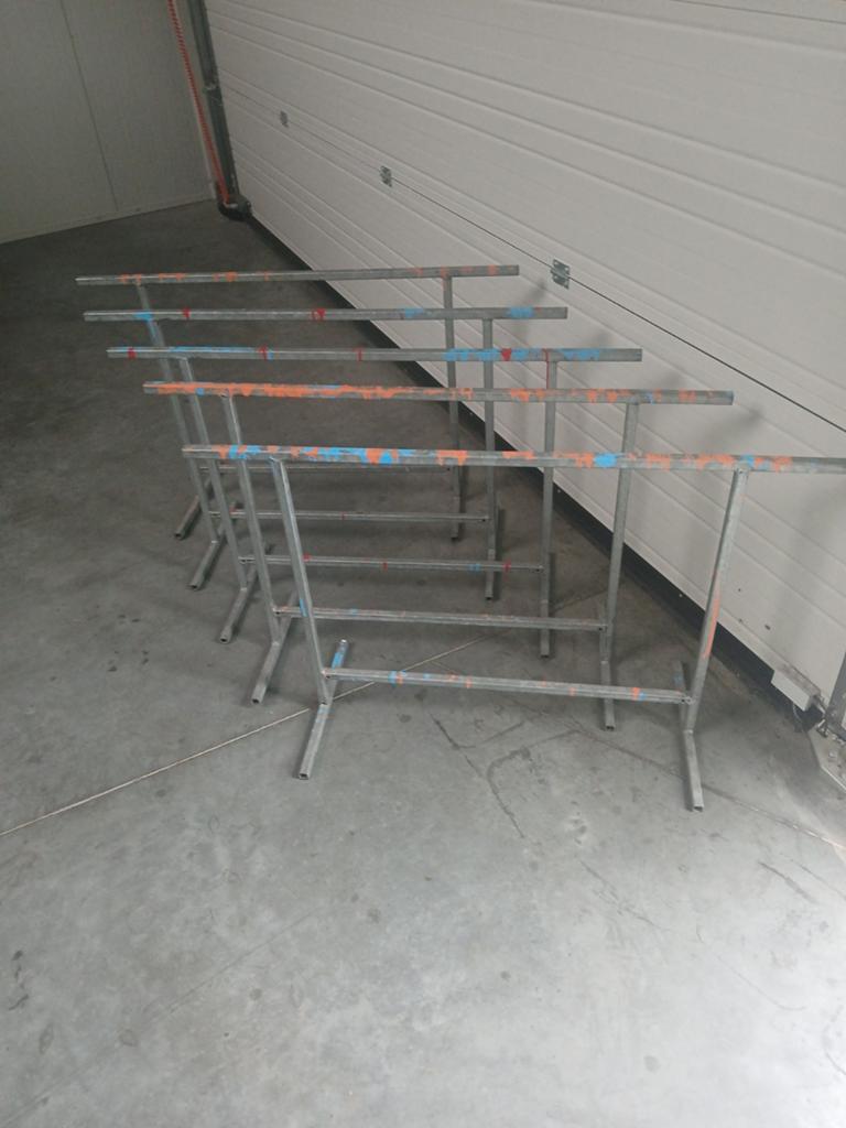 5 ijzeren bokjes / schragen, Ophalen of Verzenden