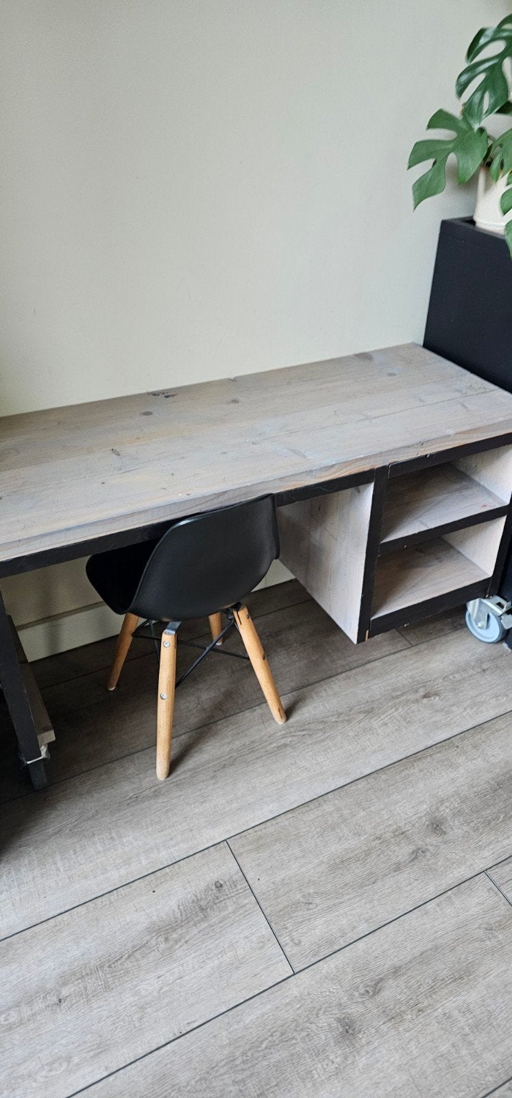 Kinderbureau op wielen met stoel - 100x39x56 cm, Huis en Inrichting, Bureaus, Ophalen, Hout, Kinderbureau, Industrieel