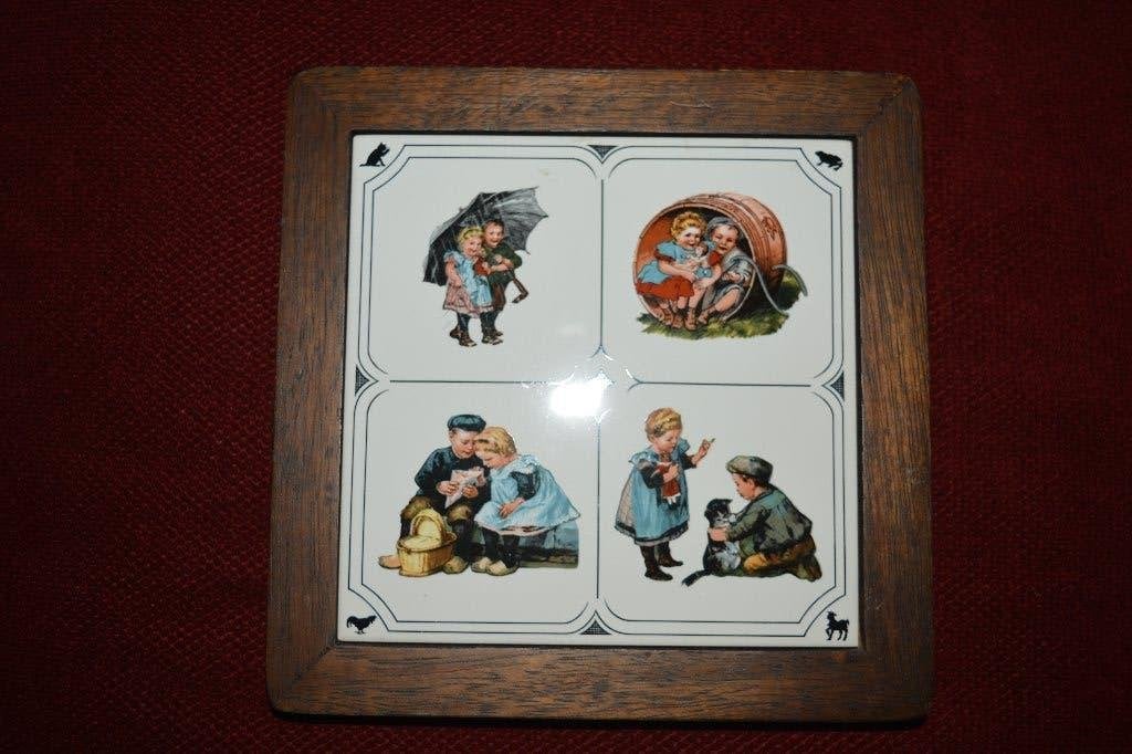 brocante, Ot en Sien tegeltje met houten lijst, Antiek en Kunst, Ophalen of Verzenden