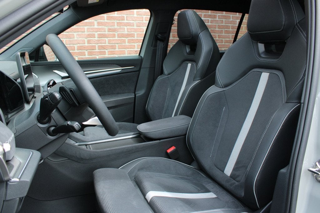 Skoda Kodiaq 1.5 TSI MHEV Sportline Business 7P 150PK |PANO-, Auto's, Skoda, Adaptive Cruise Control, Zwart, 4 cilinders, 150 pk