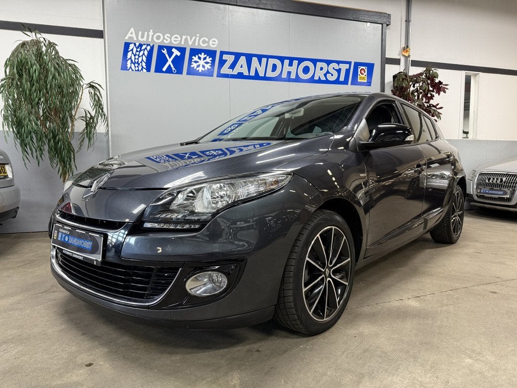 Renault Mégane 1.2 TCe GT-Line Bose // Half leer // Navi, Voorwielaandrijving, Euro 5, Gebruikt, Zwart