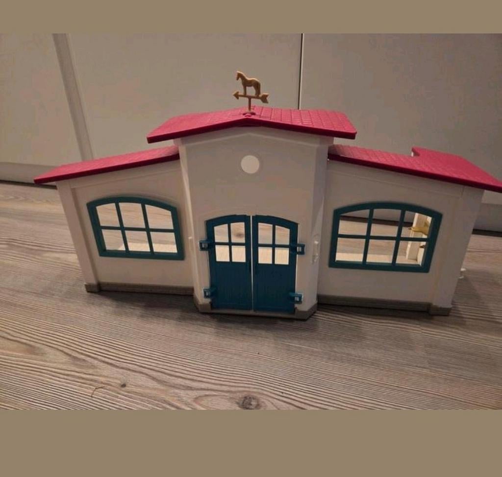 Leuke paardenstal van Sleigh, Ophalen
