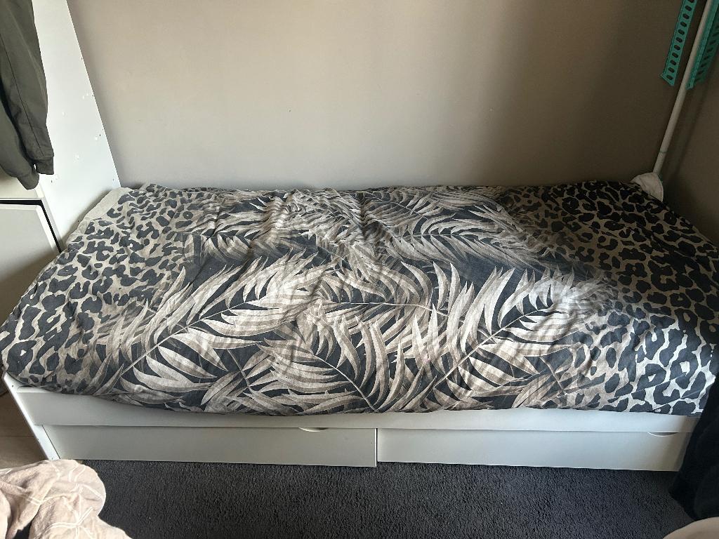 Eenpersoonsbed en kast GRATIS, Ophalen, Gebruikt, 90 cm, Eenpersoons