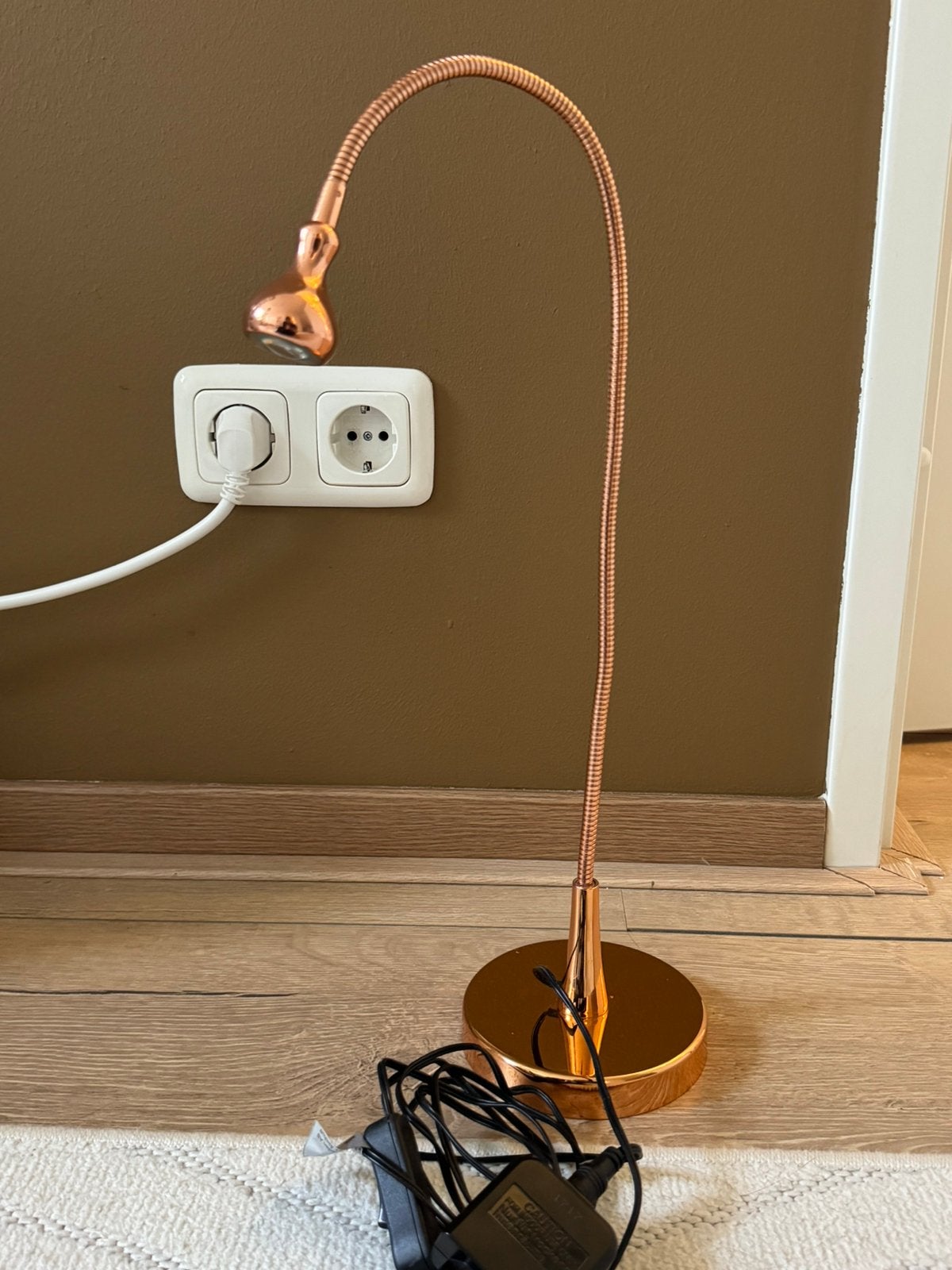 IKEA JANSJÖ lamp – Koper / Roségoud, Huis en Inrichting, Lampen | Tafellampen, Ophalen, Zo goed als nieuw, Bureaulamp, IKEA