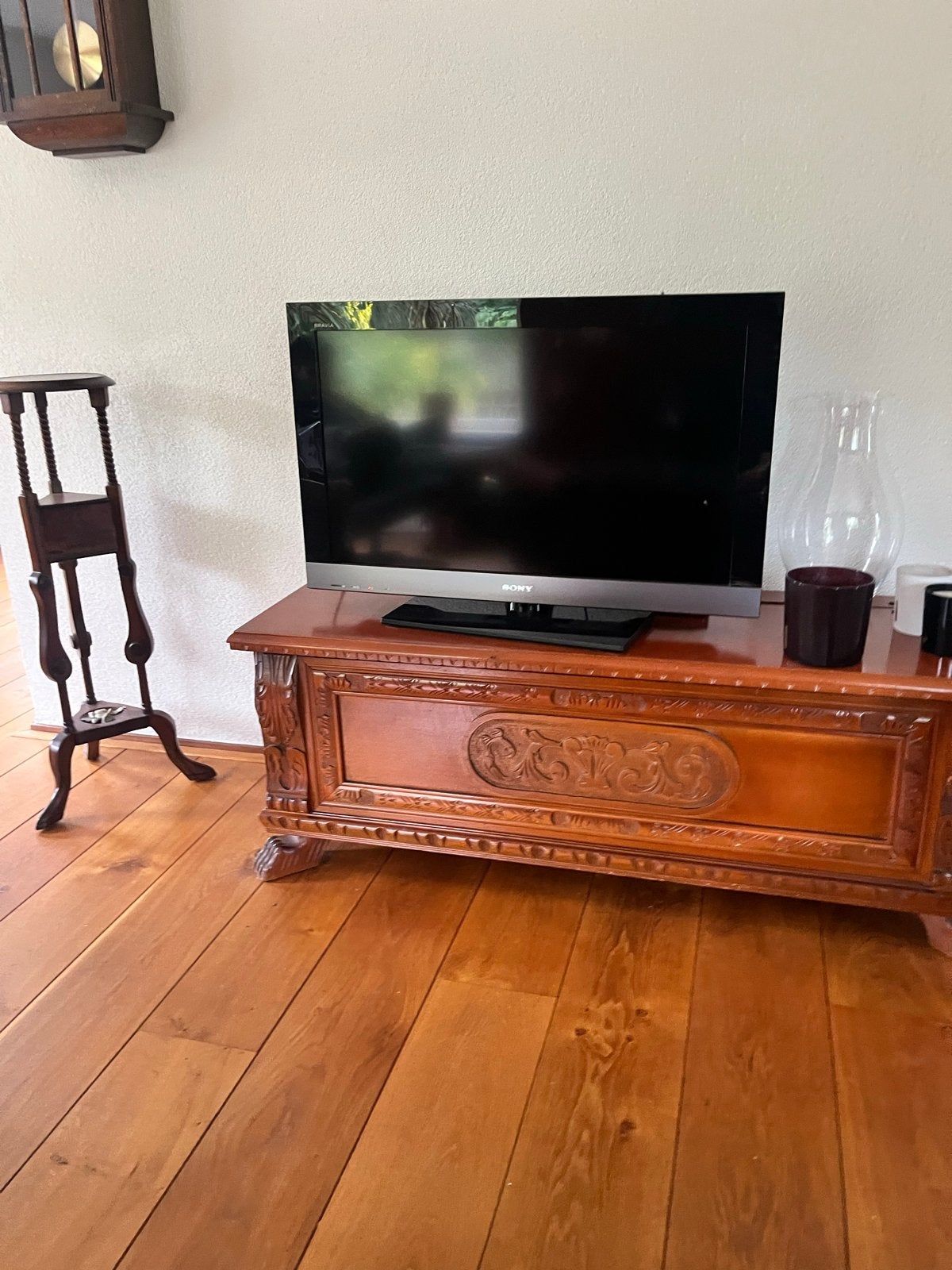 Antieke houten kist met houtsnijwerk, Ophalen, 50 – 75, Gebruikt, 100 tot 150 cm