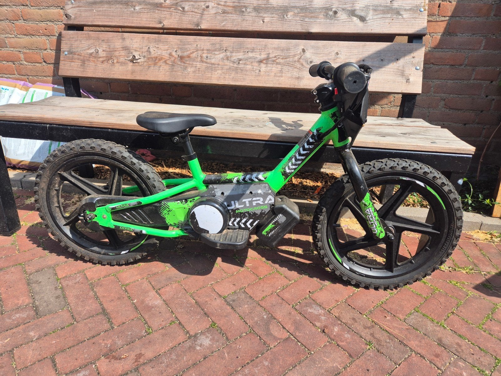 Elektrische loopfiets 16 inch - Groen, Fietsen en Brommers, Fietsen | Kinderfietsjes, Ultra, Velgrem, Ophalen of Verzenden, 16 tot 20 inch