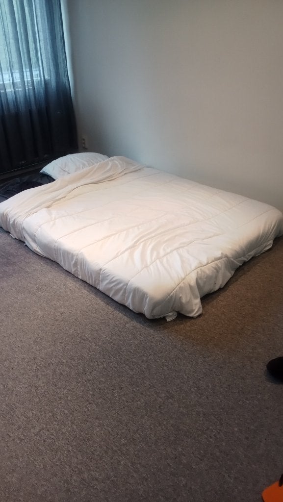 Queensize bed (140x200cm) met complete set (als nieuw), Huis en Inrichting, Ophalen, Tweepersoons, 140 cm, Zo goed als nieuw
