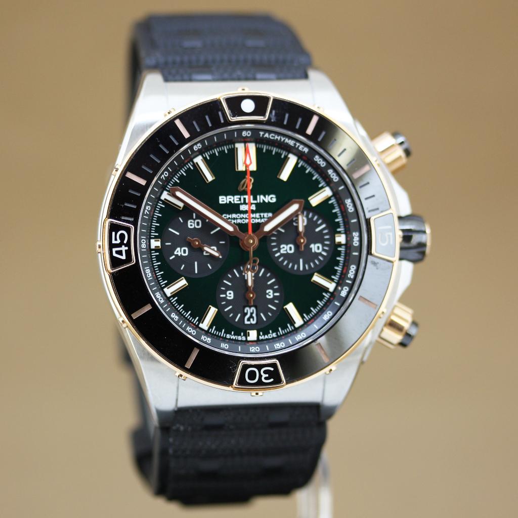 Breitling Super Chronomat B01 44 Ref. UB0136251L1S1, Sieraden, Tassen en Uiterlijk, Horloges | Heren, Breitling, Polshorloge, Kunststof