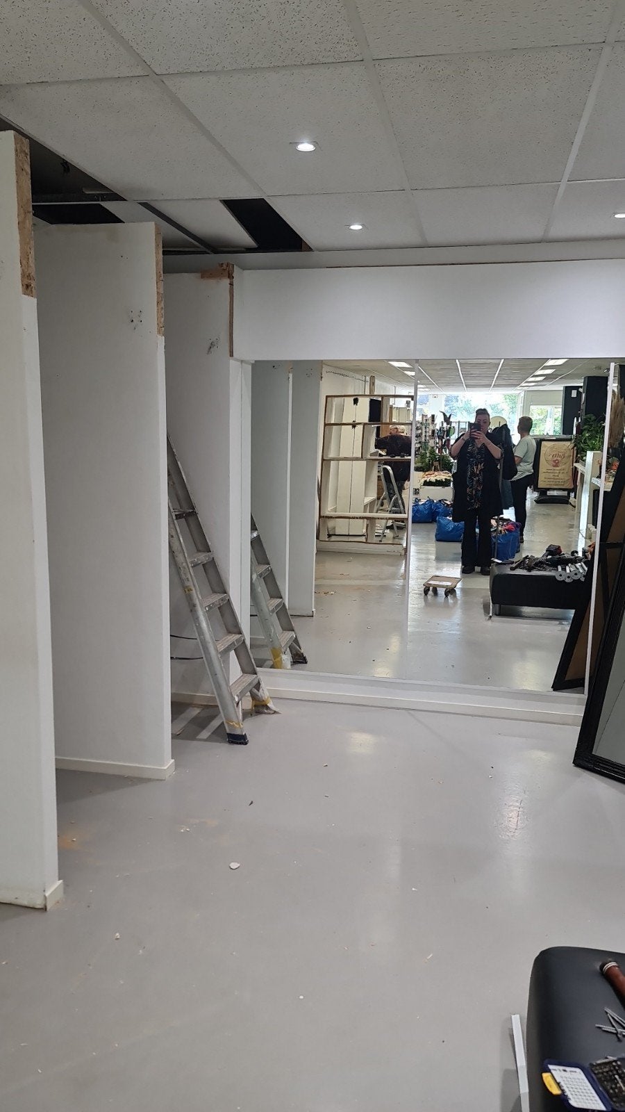 Grote spiegelwand voor winkel of studio, Huis en Inrichting, Ophalen, Gebruikt, 200 cm of meer, 125 cm of meer