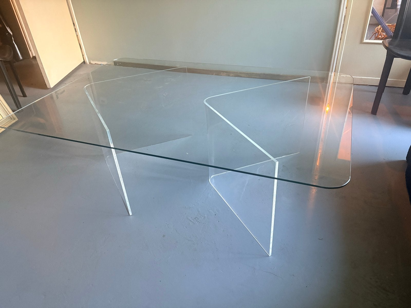Vintage Glazen Tafel met Plexiglas Onderstel, Huis en Inrichting, 50 – 75, Ophalen of Verzenden, 150 tot 200 cm, Modern