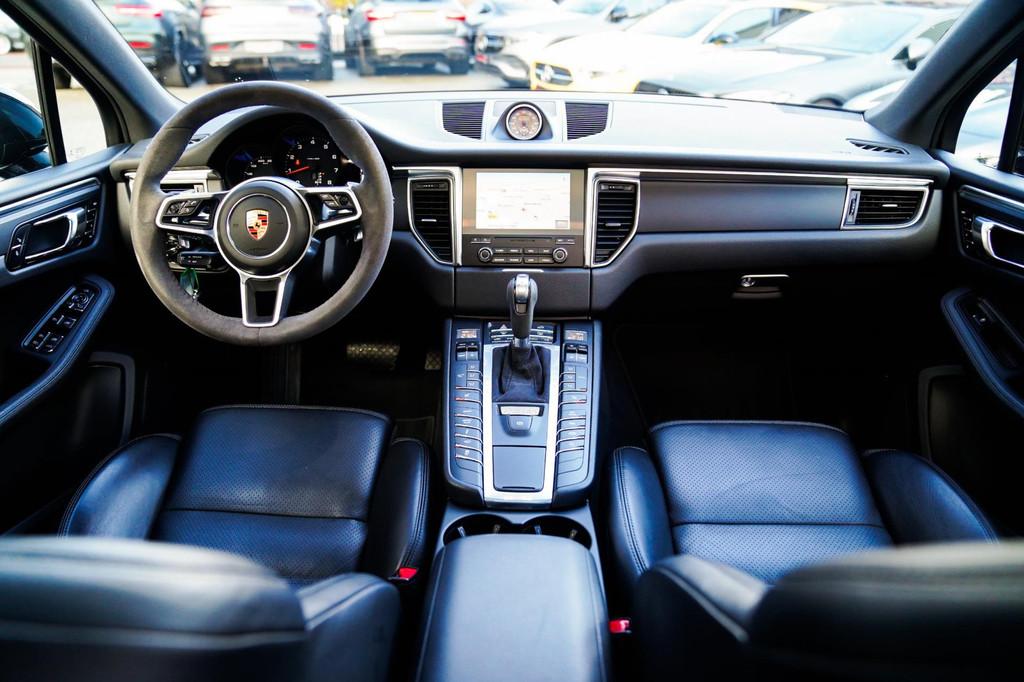 Porsche Macan 2.0 | Suede stuurwiel | Pano | Stuurwiel verwa, Automaat, Gebruikt, 4 cilinders, Zwart