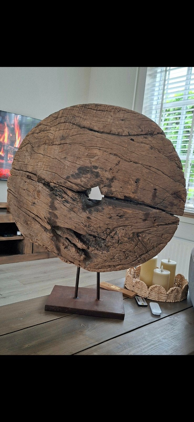 Decoratief houten wiel op standaard, Ophalen