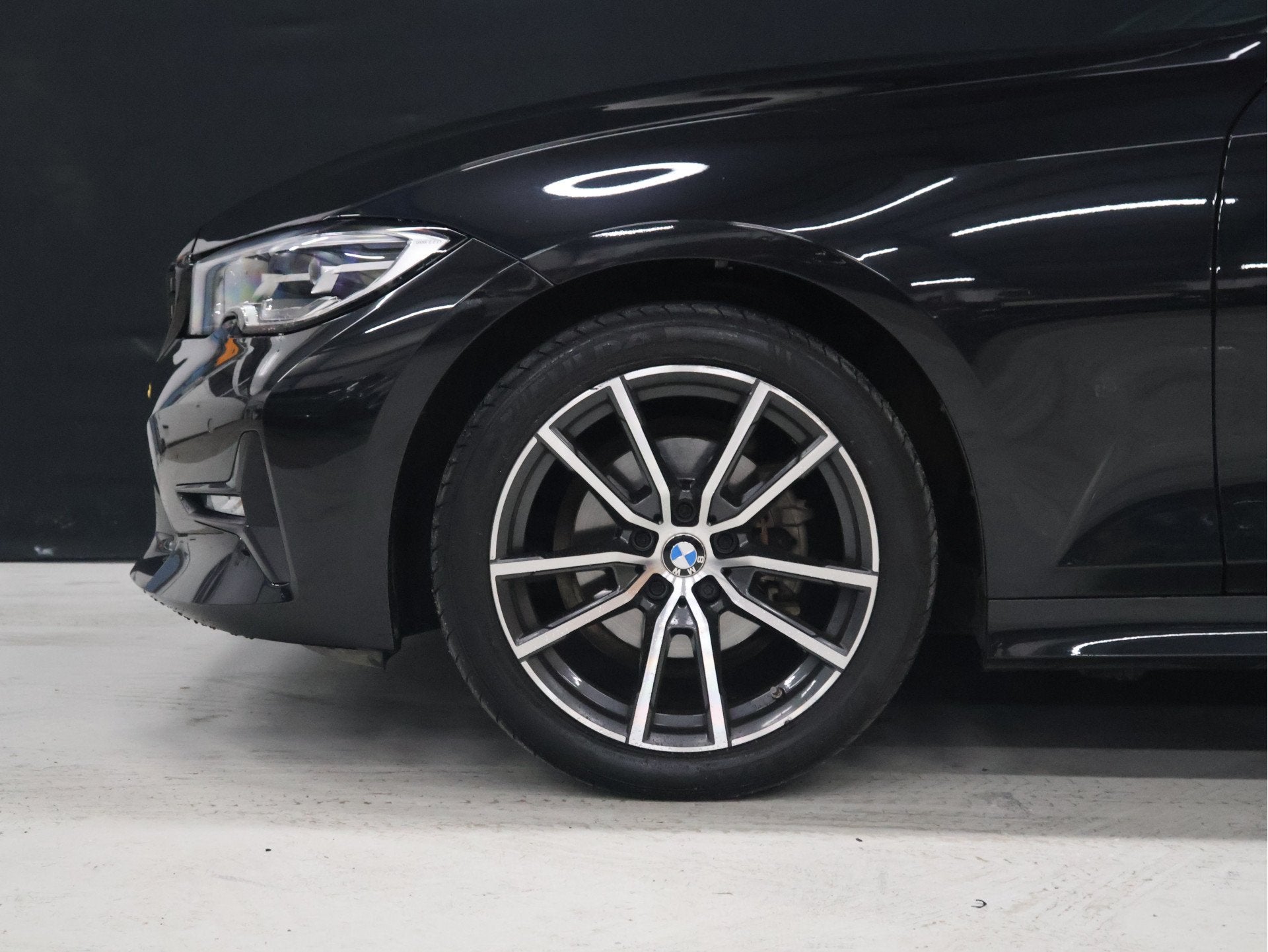 BMW 3 Serie 318i M Sport [APPLE CARPLAY, CRUISE CONTROL, DIG, Automaat, Achterwielaandrijving, Gebruikt, Euro 6