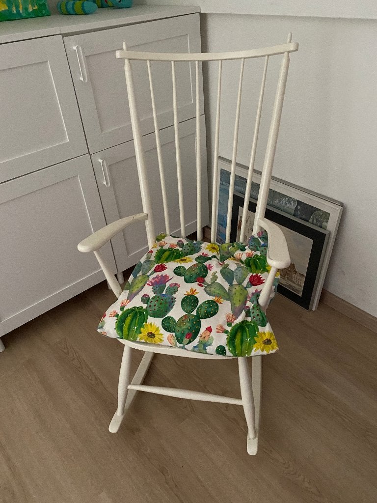 Witte houten schommelstoel, Ophalen, Gebruikt, Eén, Hout