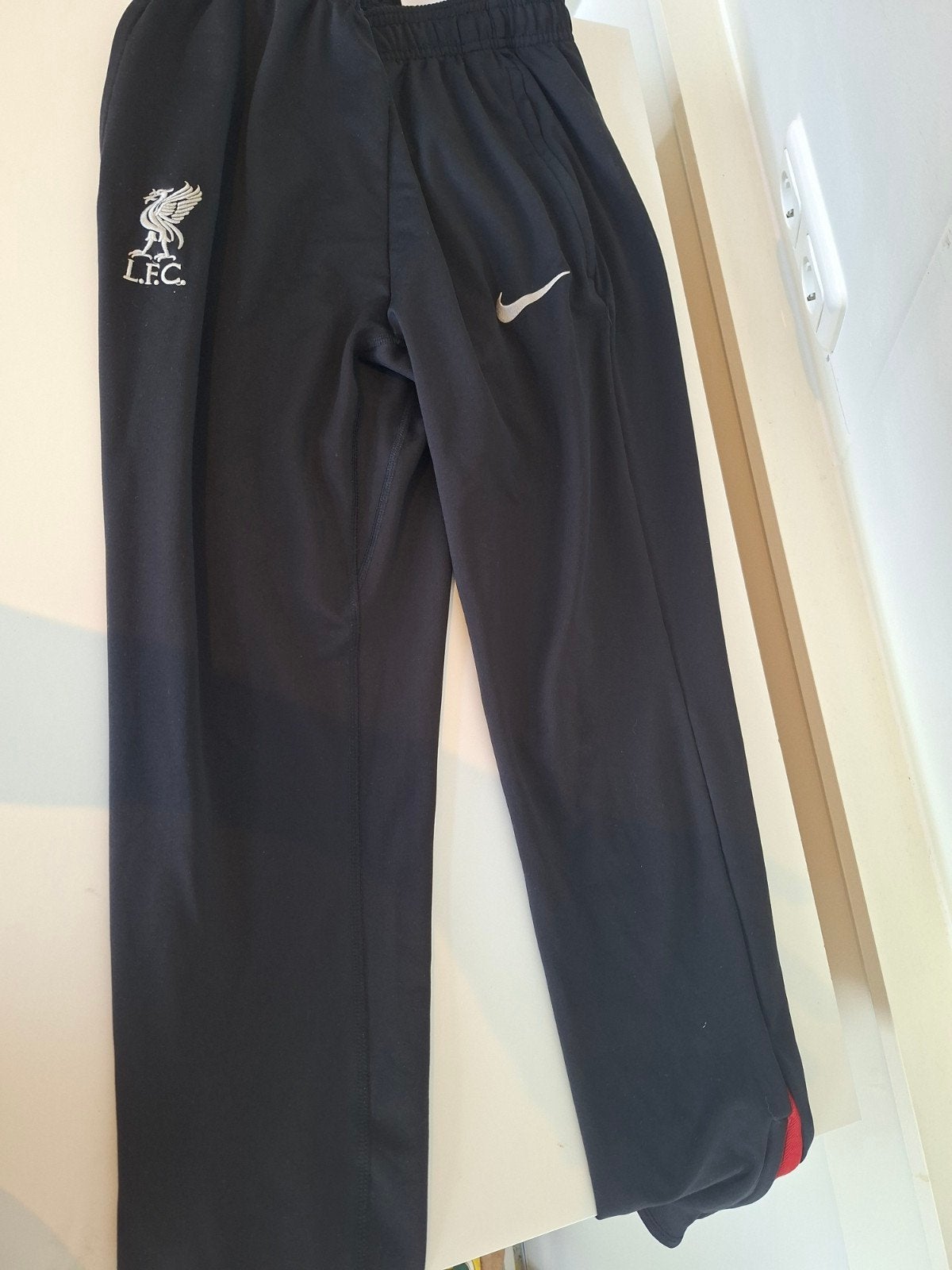 Liverpool trainingsbroek maat 147-158, Ophalen of Verzenden, Zo goed als nieuw
