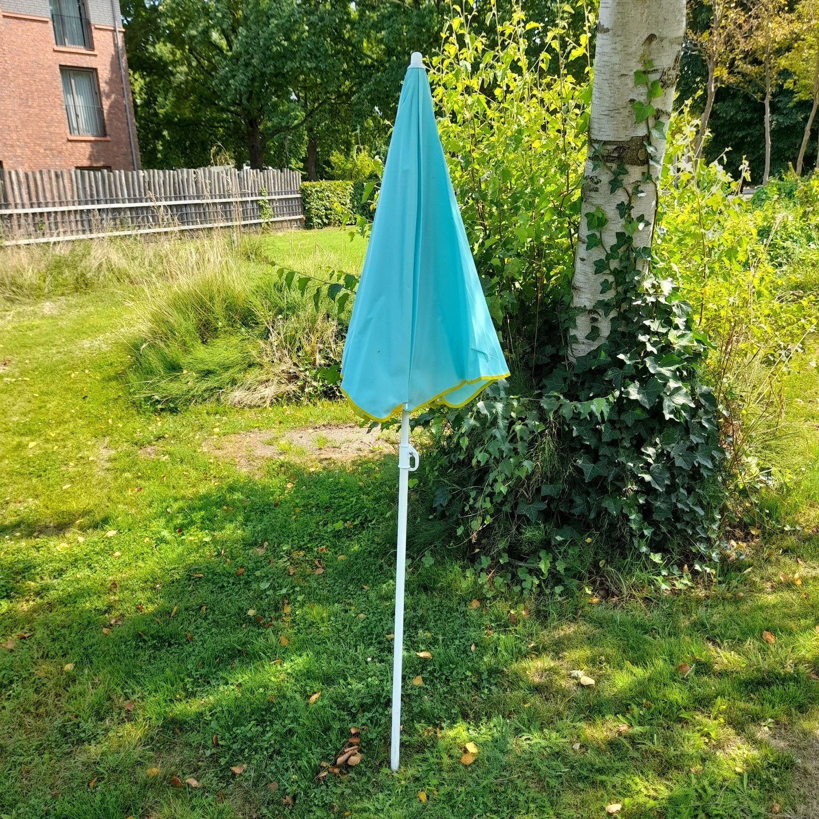 Parasol met steekstok, Ophalen, Zo goed als nieuw, Kunststof, Inklapbaar