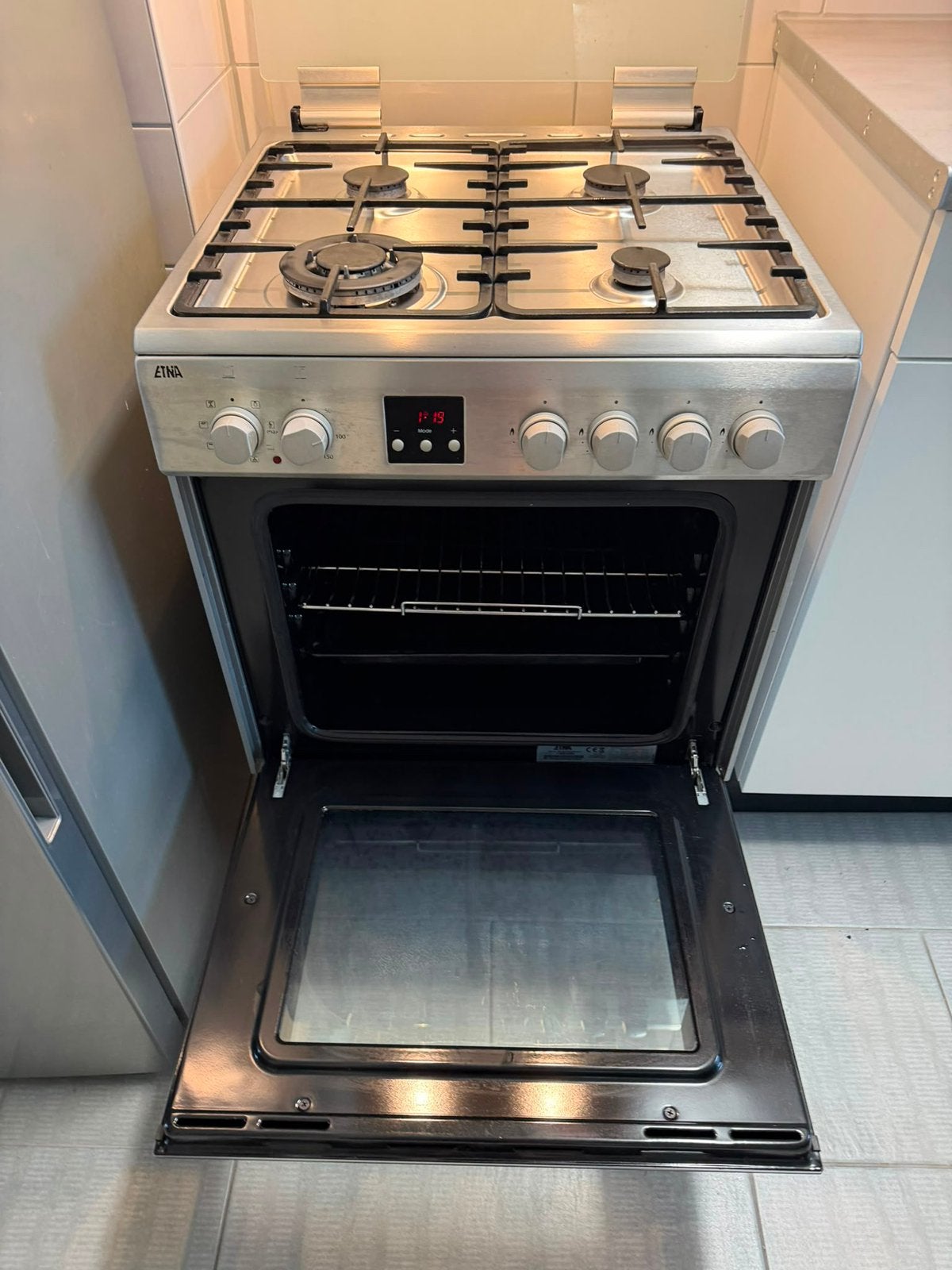 ETNA gasfornuis/elektrische oven BIEDEN, Witgoed en Apparatuur, Fornuizen, Gebruikt, Gas, Vrijstaand, 85 tot 90 cm
