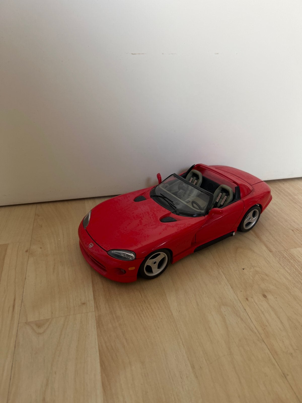 Nieuwe rode Dodge Viper schaalmodel - gedetailleerd, Ophalen of Verzenden, Nieuw, Auto, Overige merken