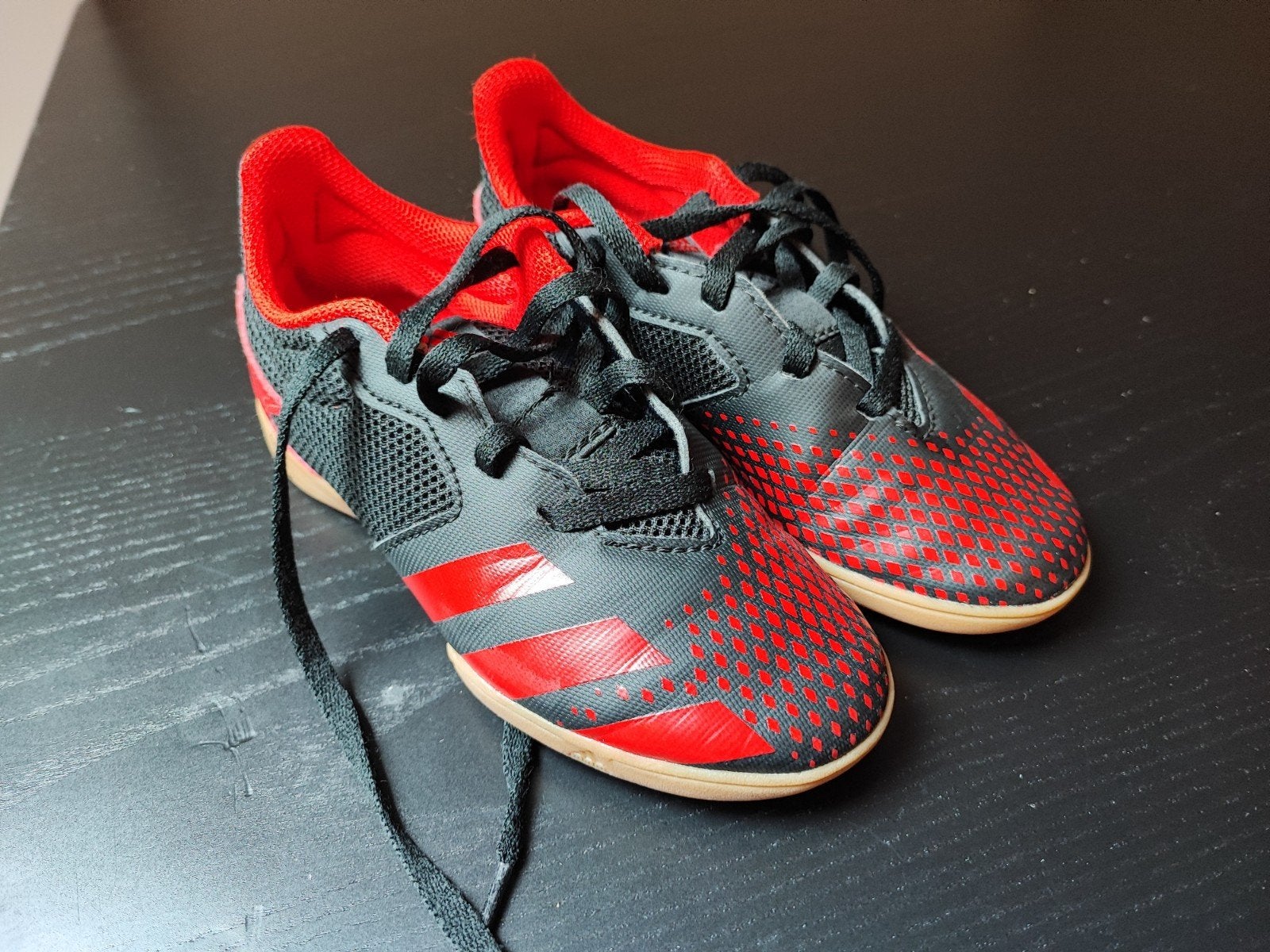 Adidas predator zaal schoenen 31, Adidas, Gebruikt, Schoenen, Ophalen of Verzenden