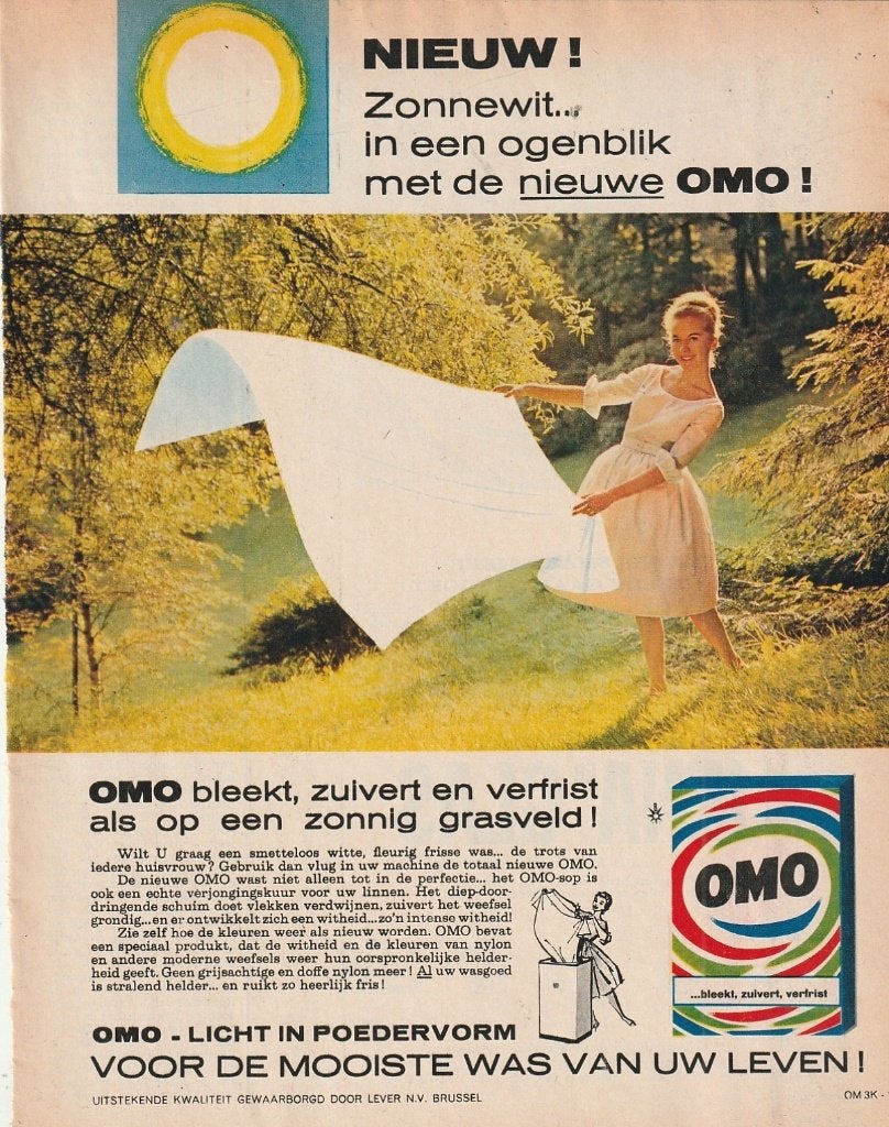 Retro reclame 1961 Omo wasmiddel bleekt, zuivert en verfrist, Verzamelen, Verzenden, Overige typen