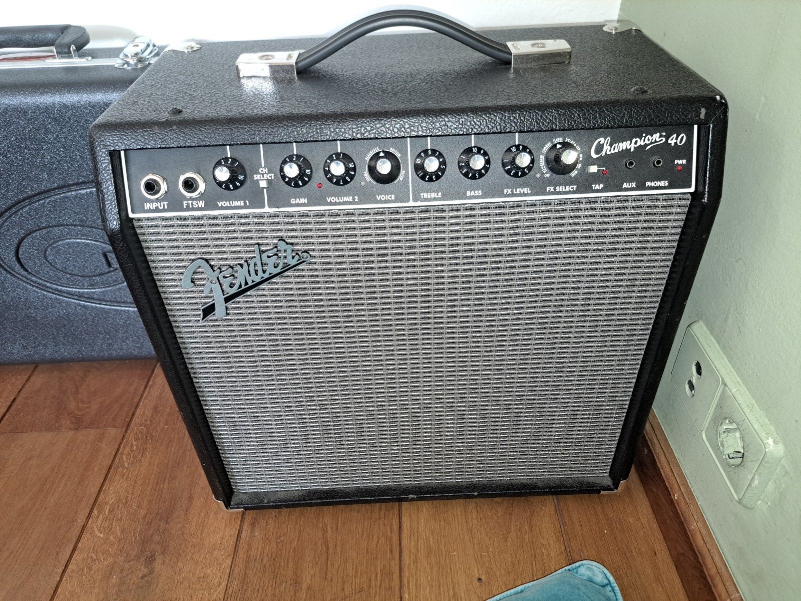 Fender champion 40 met voetpedaal, Muziek en Instrumenten, Ophalen, Zo goed als nieuw, Gitaar, Minder dan 50 watt