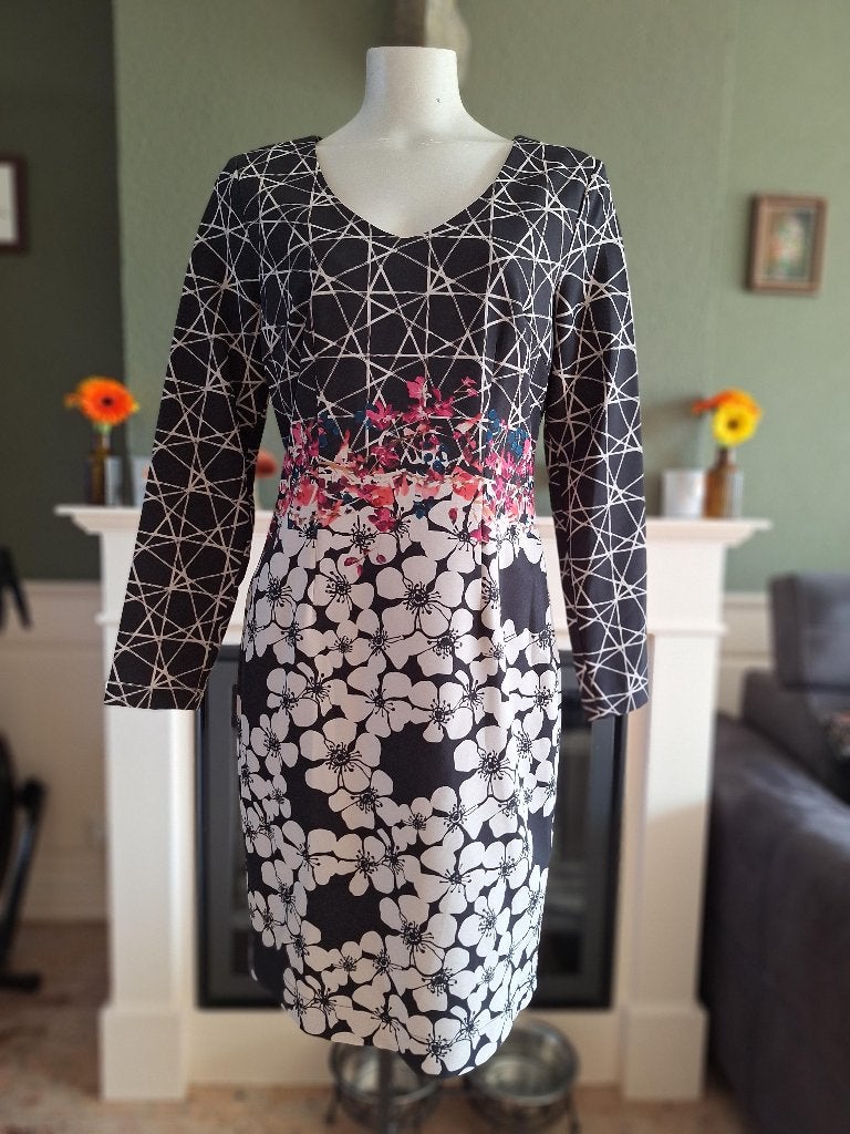Eroke zwarte crème roze bloemen jurk 42 / 40, Kleding | Dames, Maat 38/40 (M), Verzenden, Zwart, Zo goed als nieuw