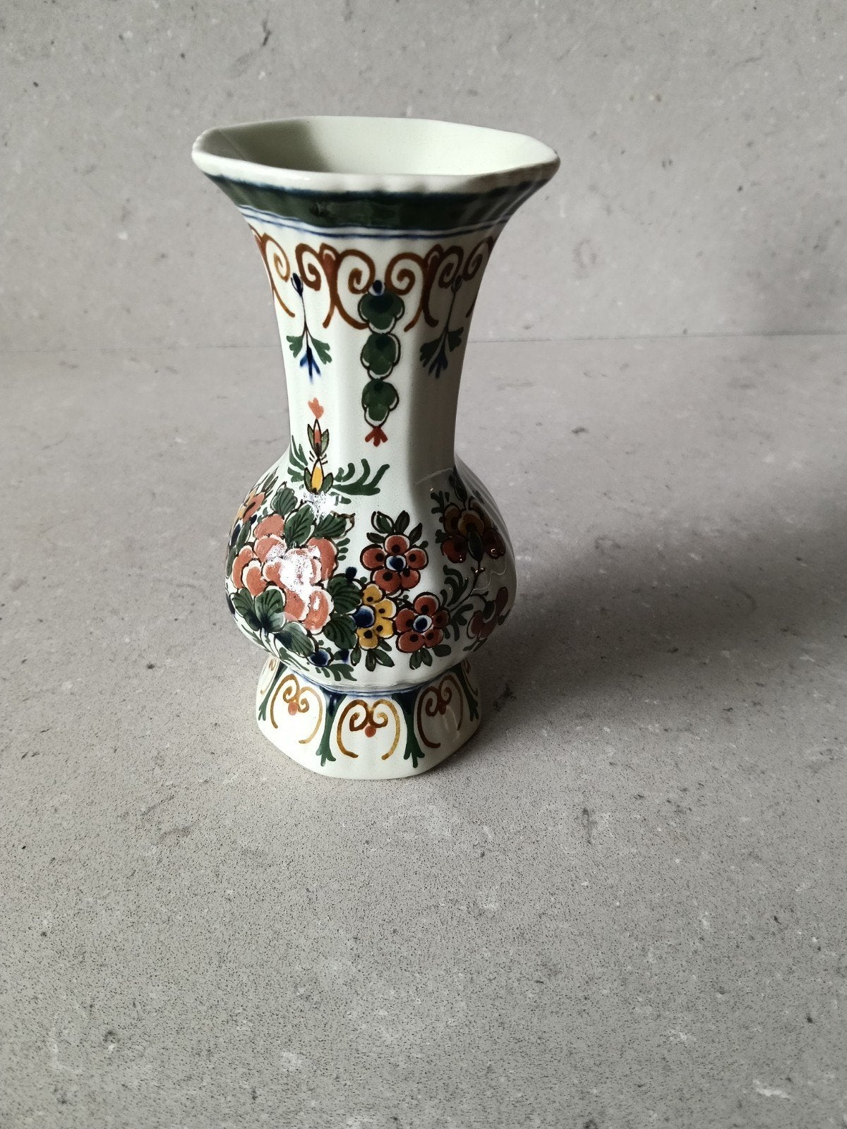 Delfts aardewerk vaasje, polychrome, De Porceleyne Fles, Antiek en Kunst, Antiek | Vazen, Ophalen