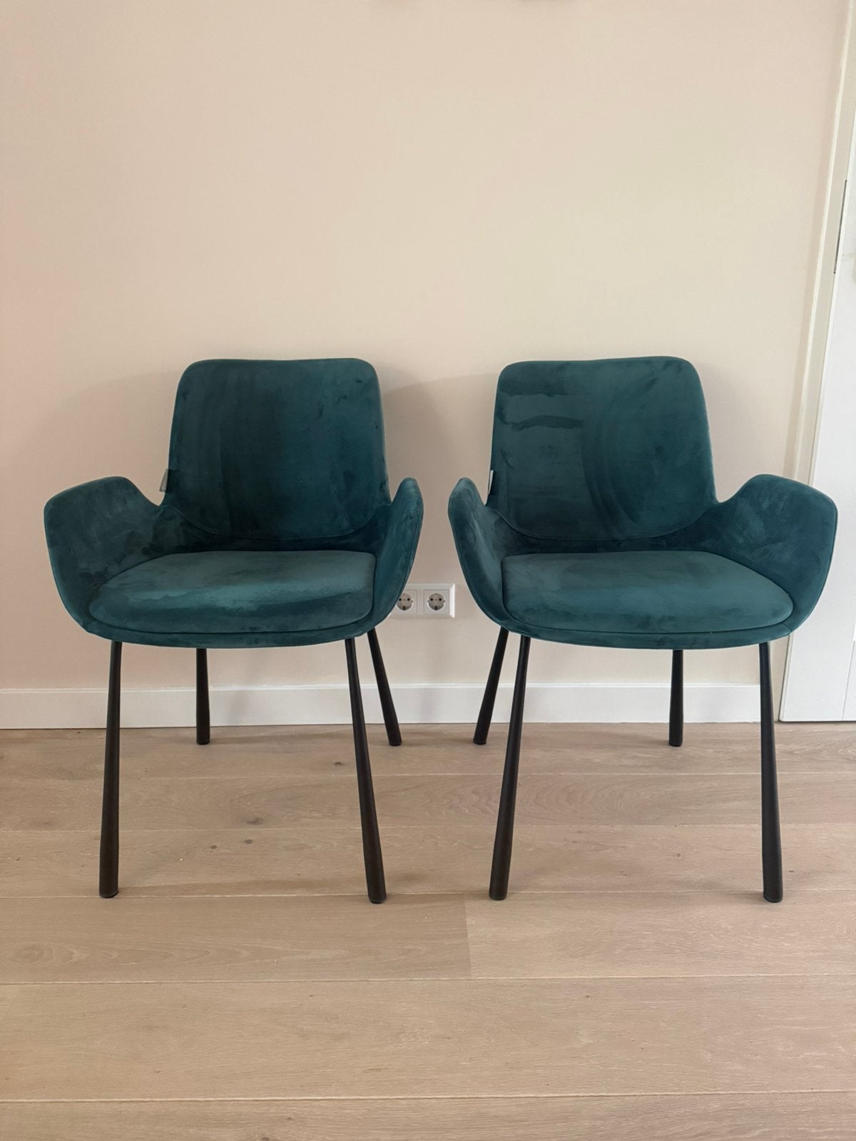 2x eetkamerstoelen van Zuiver, model Brit, Huis en Inrichting, Stoelen, Ophalen, Gebruikt, Twee, Overige kleuren