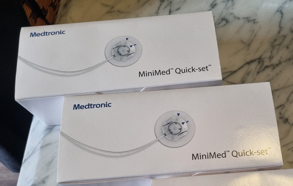 2x Medtronic MiniMed Quick-set mmt-397a Infusiesets, Ophalen of Verzenden, Nieuw