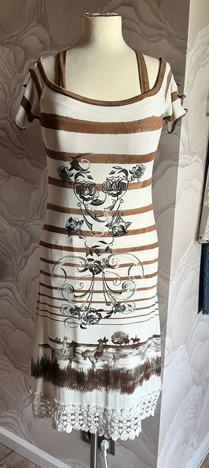 Save The Queen XL = L jurk ecru Camel Zomerjurk bruin, Kleding | Dames, Maat 38/40 (M), Beige, Ophalen of Verzenden, Zo goed als nieuw