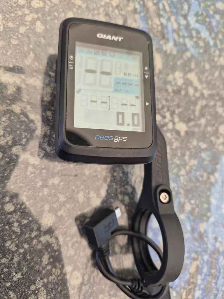 Giant Neos GPS fietscomputer, Fietsen en Brommers, Fietsaccessoires | Fietscomputers, Ophalen of Verzenden, Draadloos, Gebruikt