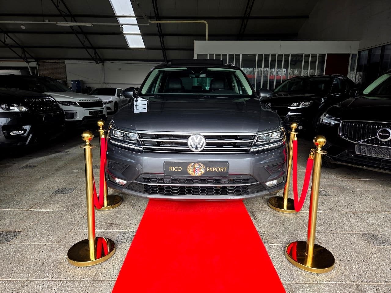 Volkswagen Tiguan 2.0TDI 110kw PANO+ CAMERA R-LINE!, Auto's, Automatische klimaatregeling, Gebruikt, Euro 6, 4 cilinders
