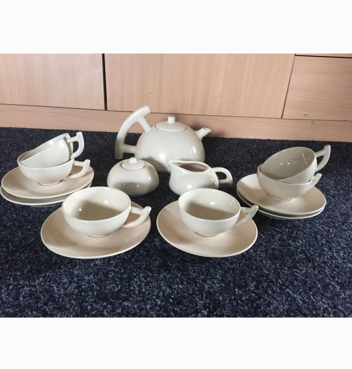 Stoer/sober/effen thee servies beige kop+ schotel nieuw, Huis en Inrichting, Vintage, Nieuw, Ophalen of Verzenden, Aardewerk