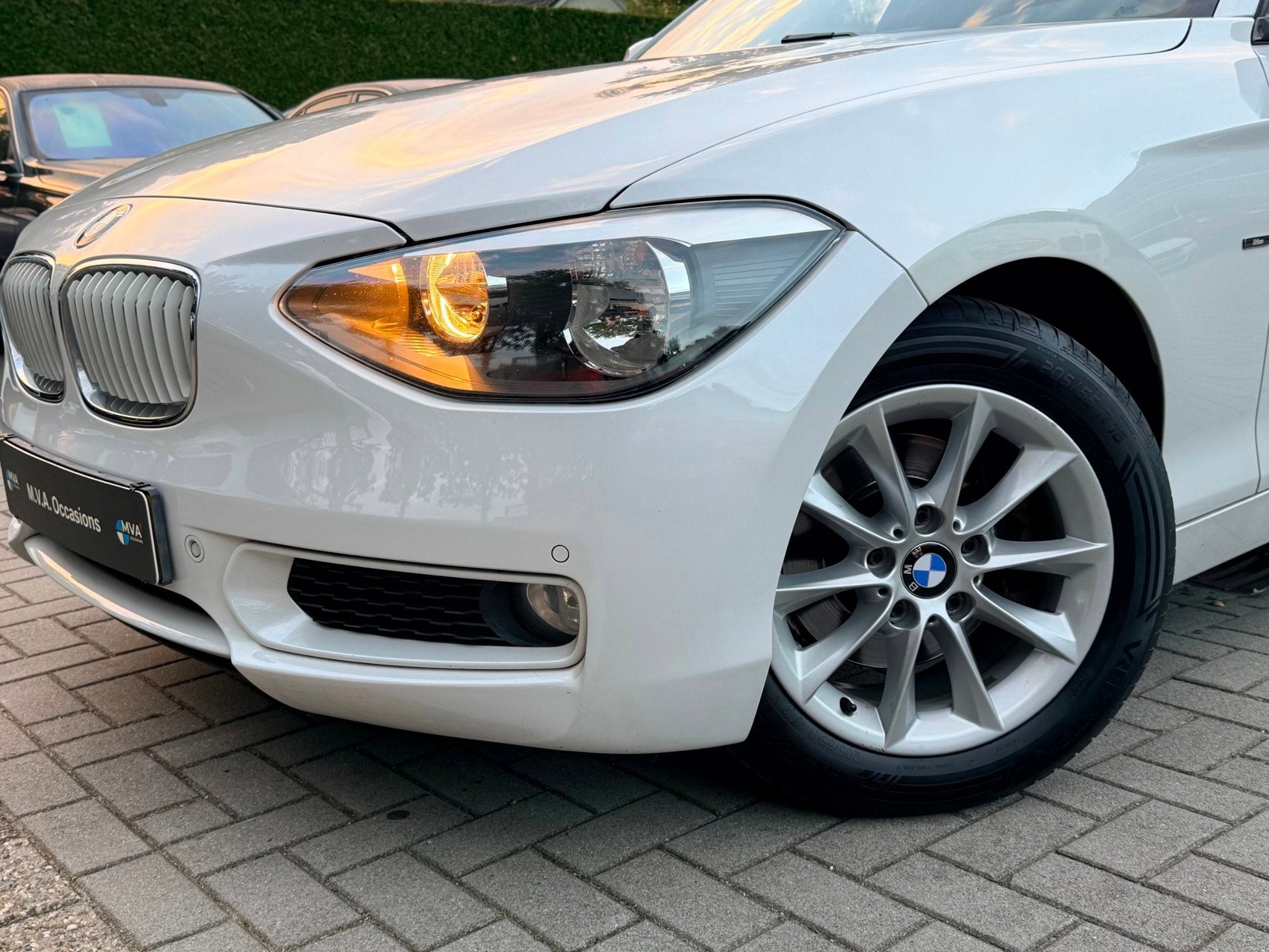 Foto 3 van BMW 1-serie 118i Business+ Urban|Distributieketting vervange