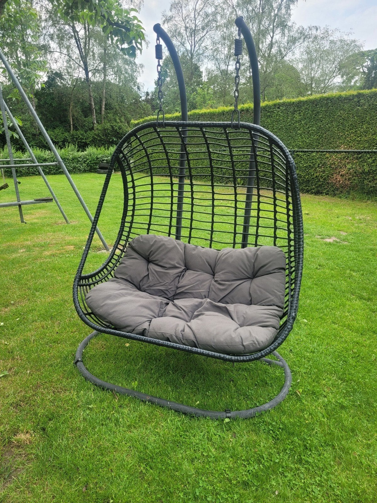 Hangstoel voor 2 personen met kussen zwart/antraciet, Ophalen, Gebruikt, Wicker