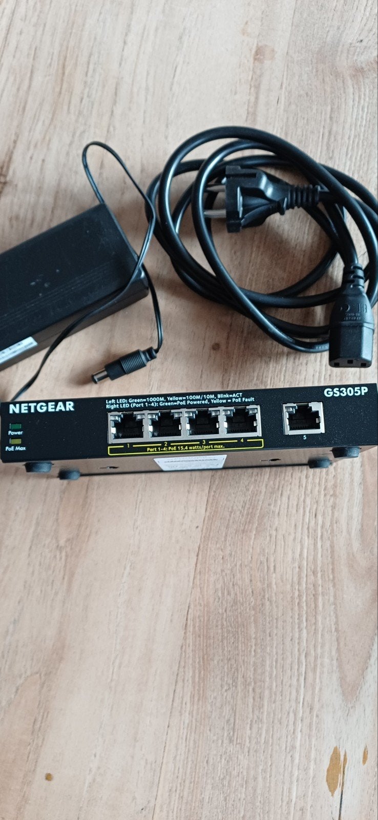 Netgear GS305P Gigabit Ethernet PoE+ Switch, Computers en Software, Ophalen, Nieuw