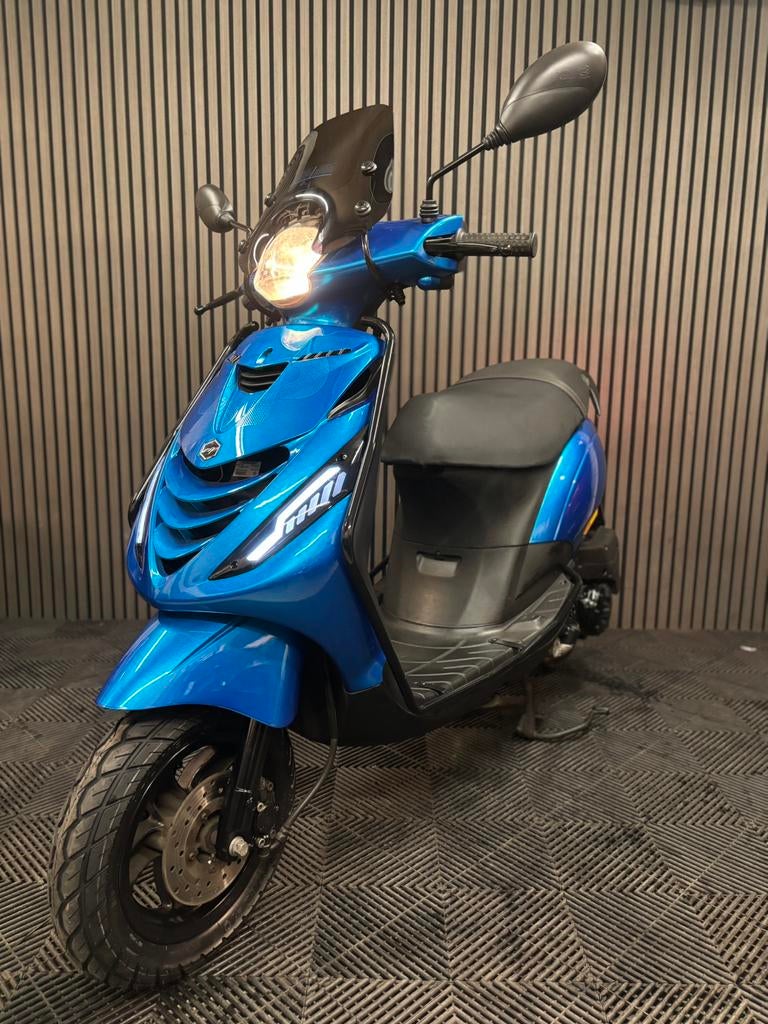 PIAGGIO ZIP 4T 3V 2019 FULL OPTION CANDY BLUE, Maximaal 45 km/u, Zip, Ophalen of Verzenden, Zo goed als nieuw
