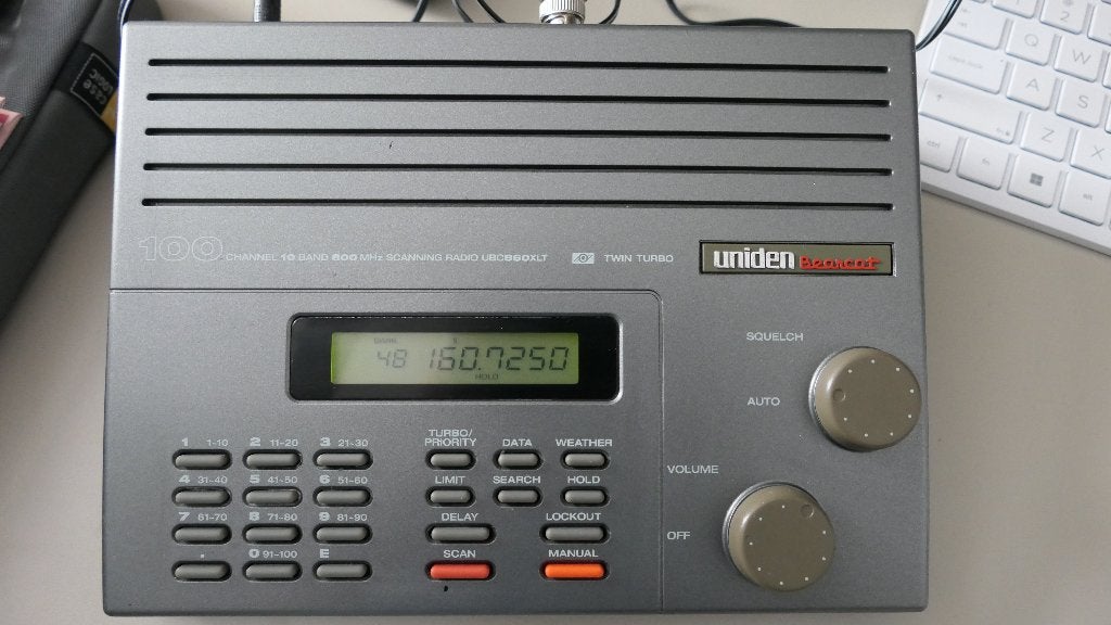 Uniden 860 xlt  ,zeer gevoelig. geheel geprogrammeerd, Ophalen of Verzenden, Gebruikt, 500 kanalen of meer