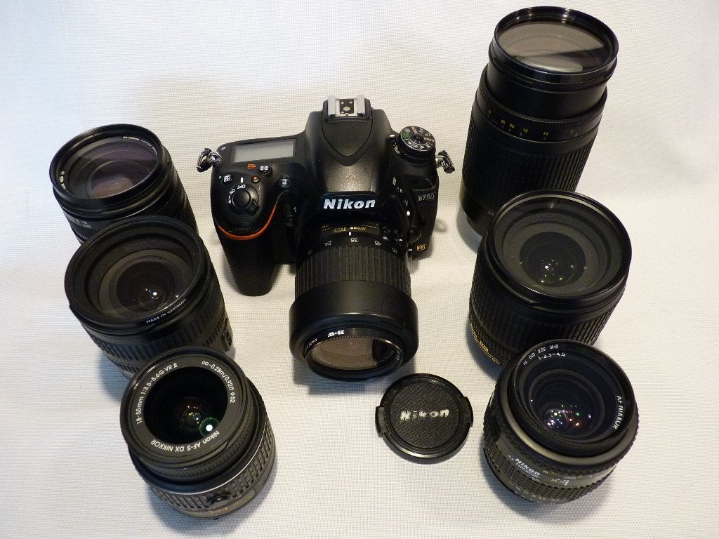 Nikon D750 full frame 24MP : 7 Nikon lenzen, Spiegelreflex, Geheugenkaart, Ophalen of Verzenden, Zo goed als nieuw