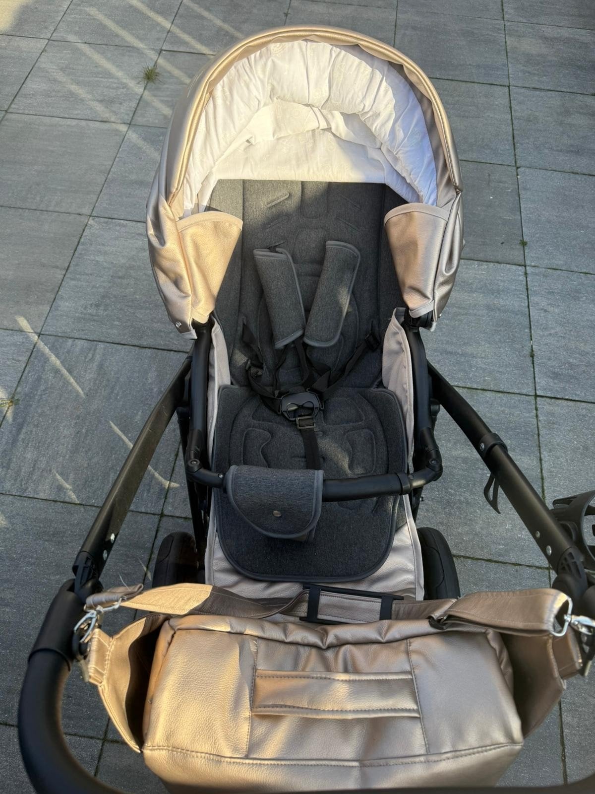 Zeer nette kinderwagen, Kinderen en Baby's, Kinderwagens en Combinaties, Ophalen of Verzenden, Zo goed als nieuw, Overige merken