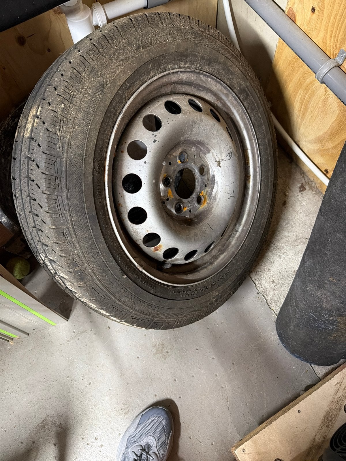 195/65R16C Band op stalen velg, 16 inch, Banden en Velgen, Ophalen of Verzenden, All Season