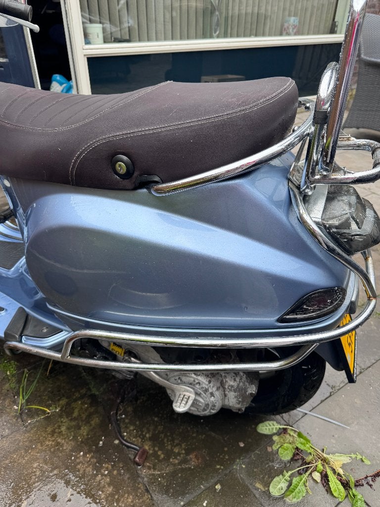 Foto 9 van vespa lx piaggio brommer